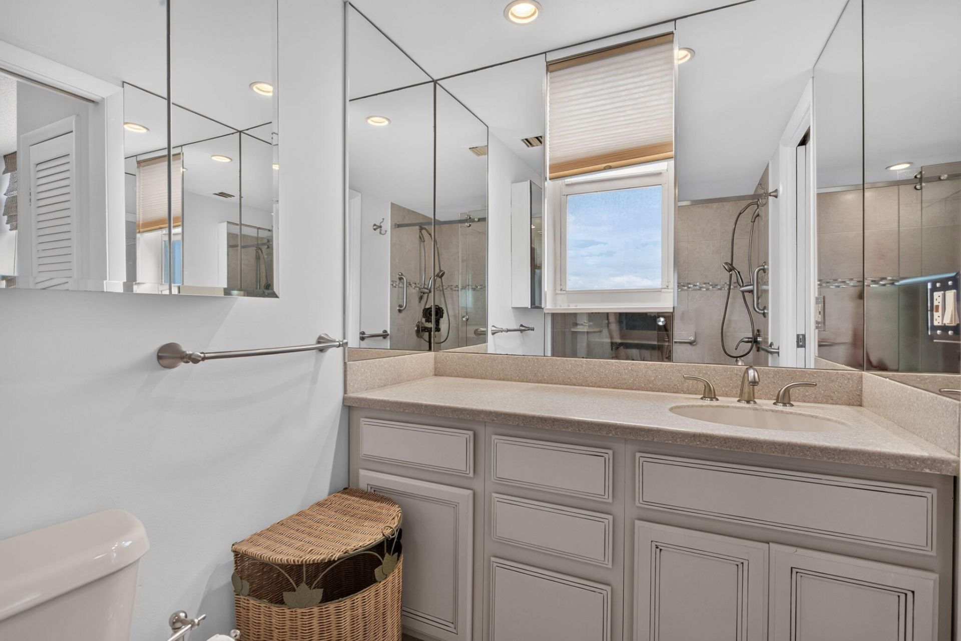 1050 Hillsboro Mile, Unit 702W, Hillsboro Beach, FL 33062 Photo