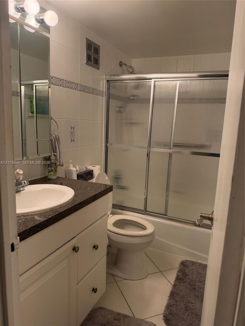 1913 S Ocean Dr , Unit 426, Hallandale Beach, FL 33009 Photo