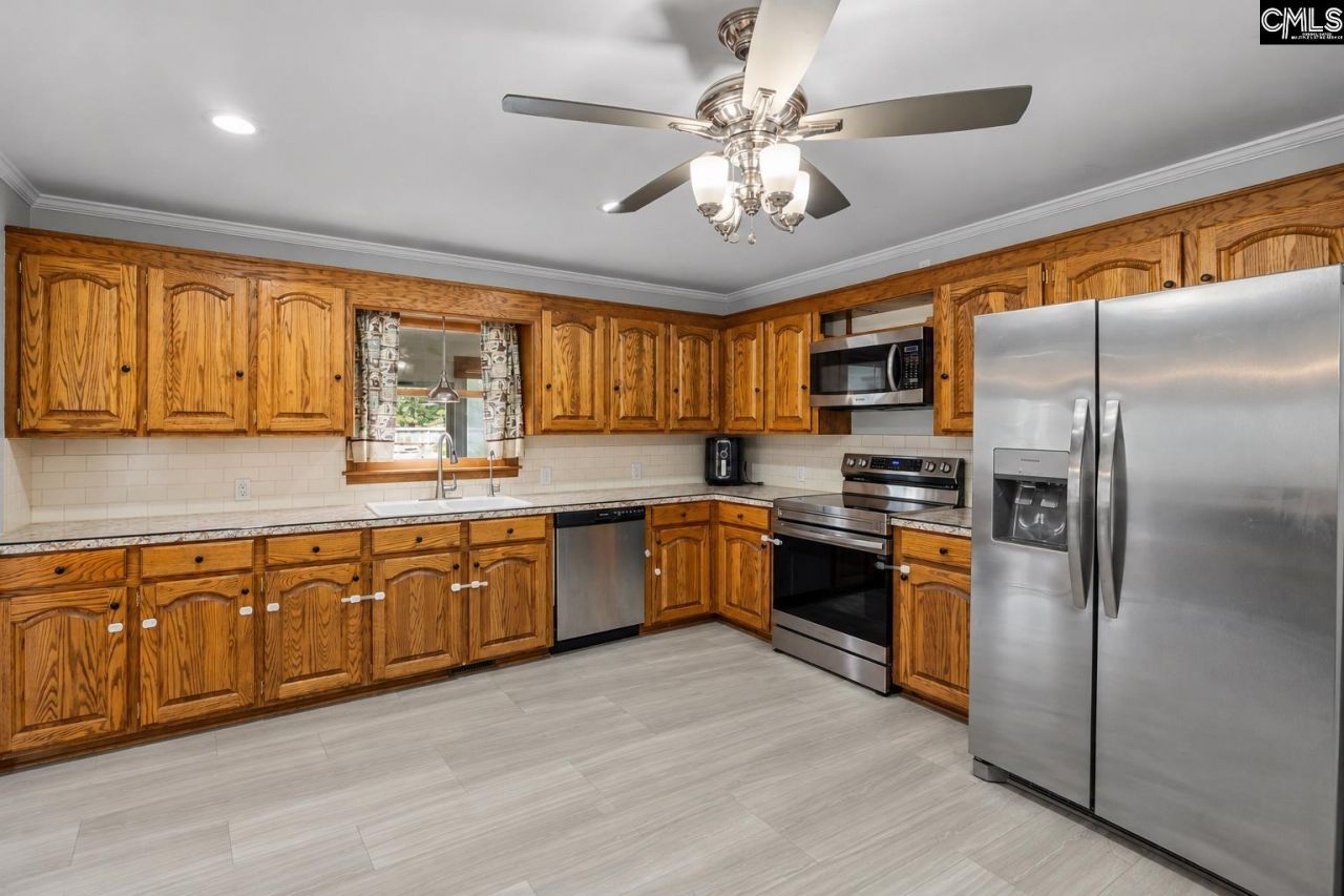 377 Woodland Circle  Photo 9