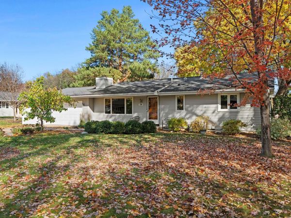 2500 Hayes Court , Burnsville, MN 55337