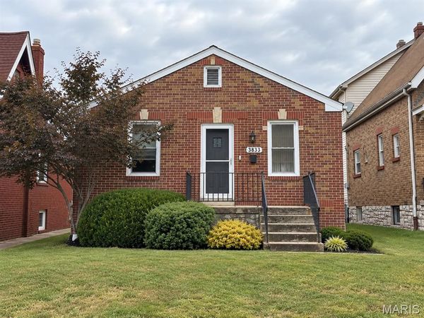 3833 French Court , St Louis, MO 63116