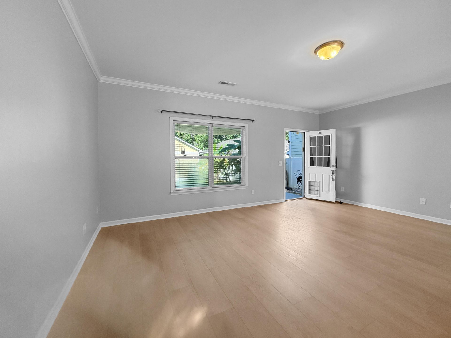 422 Forsythia Avenue Photo 10