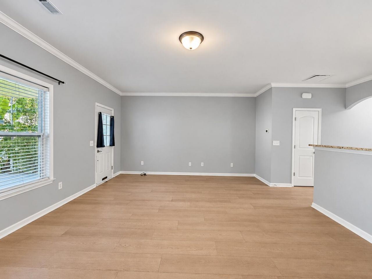 422 Forsythia Avenue Photo 15