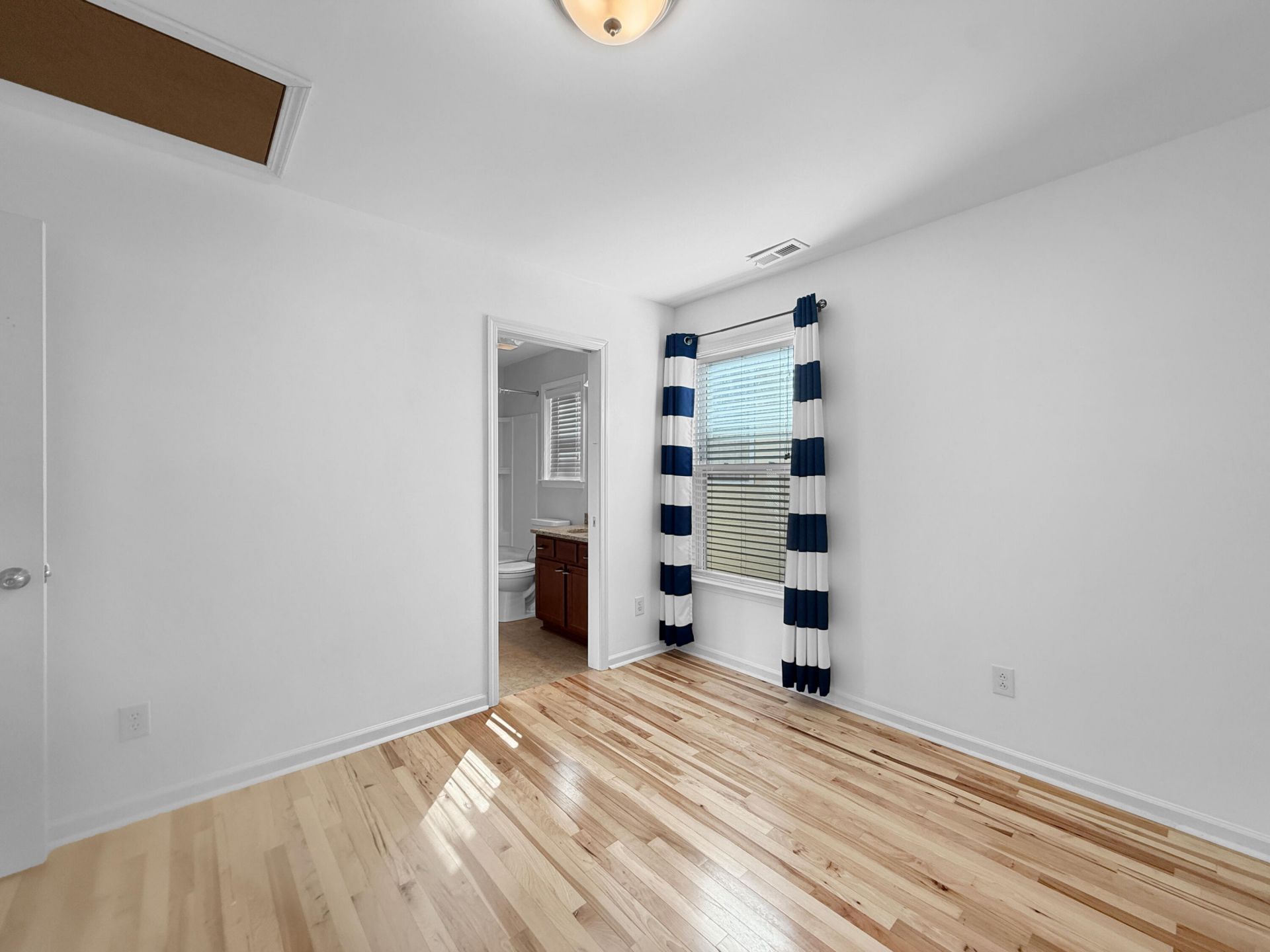 422 Forsythia Avenue Photo 16