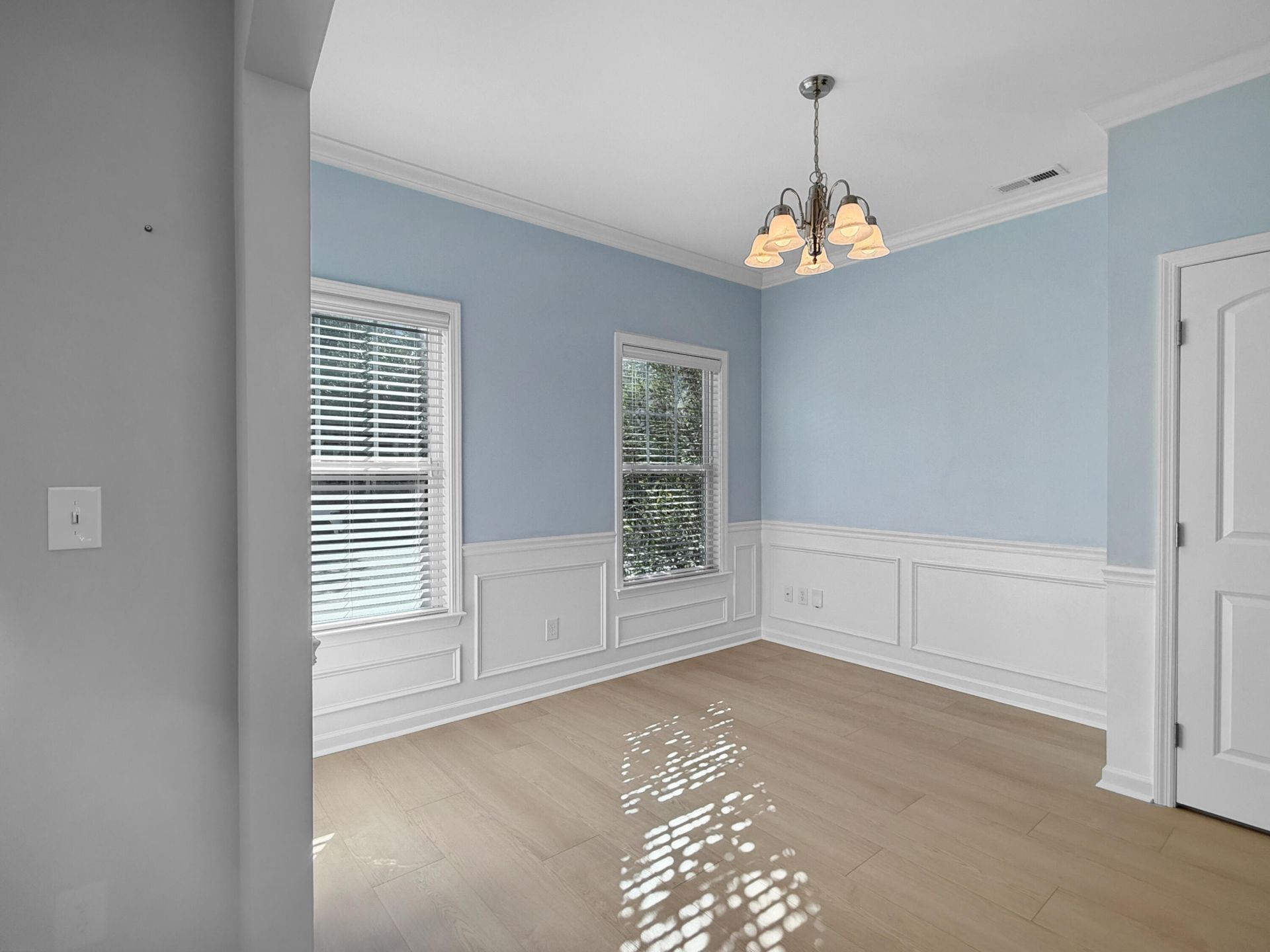 422 Forsythia Avenue Photo 4