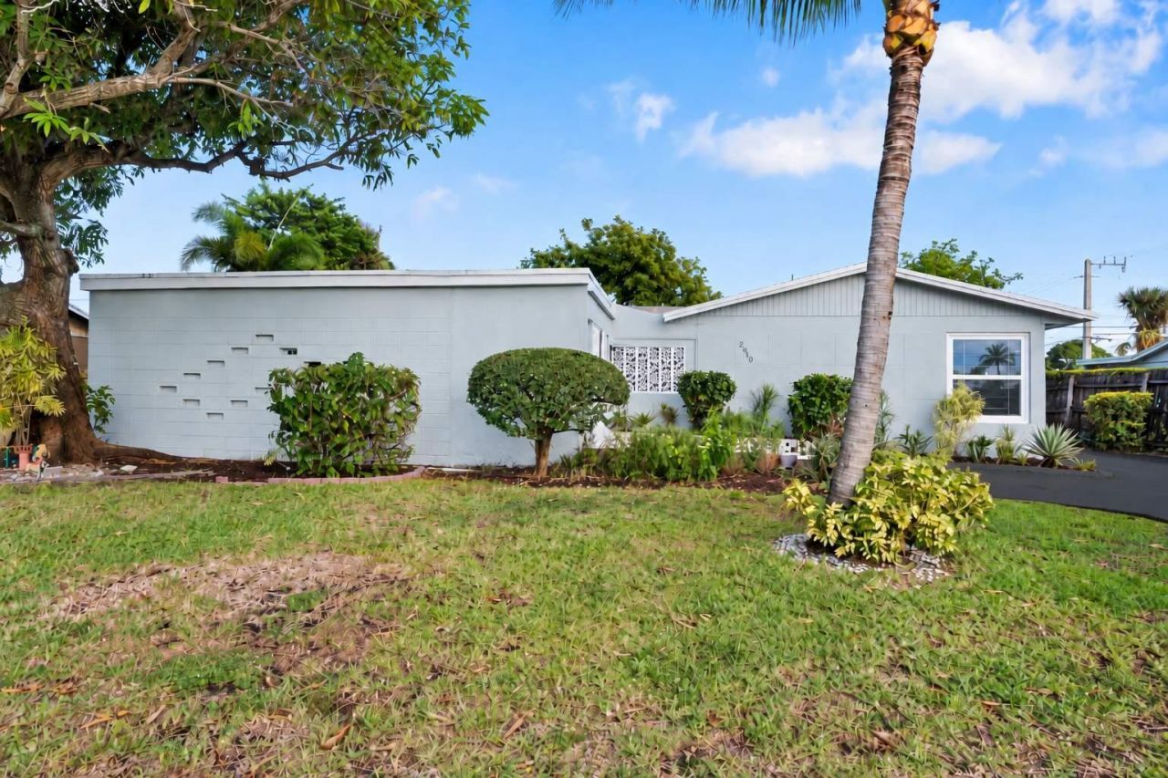 2010 Avenue H, Riviera Beach, FL 33404 Photo
