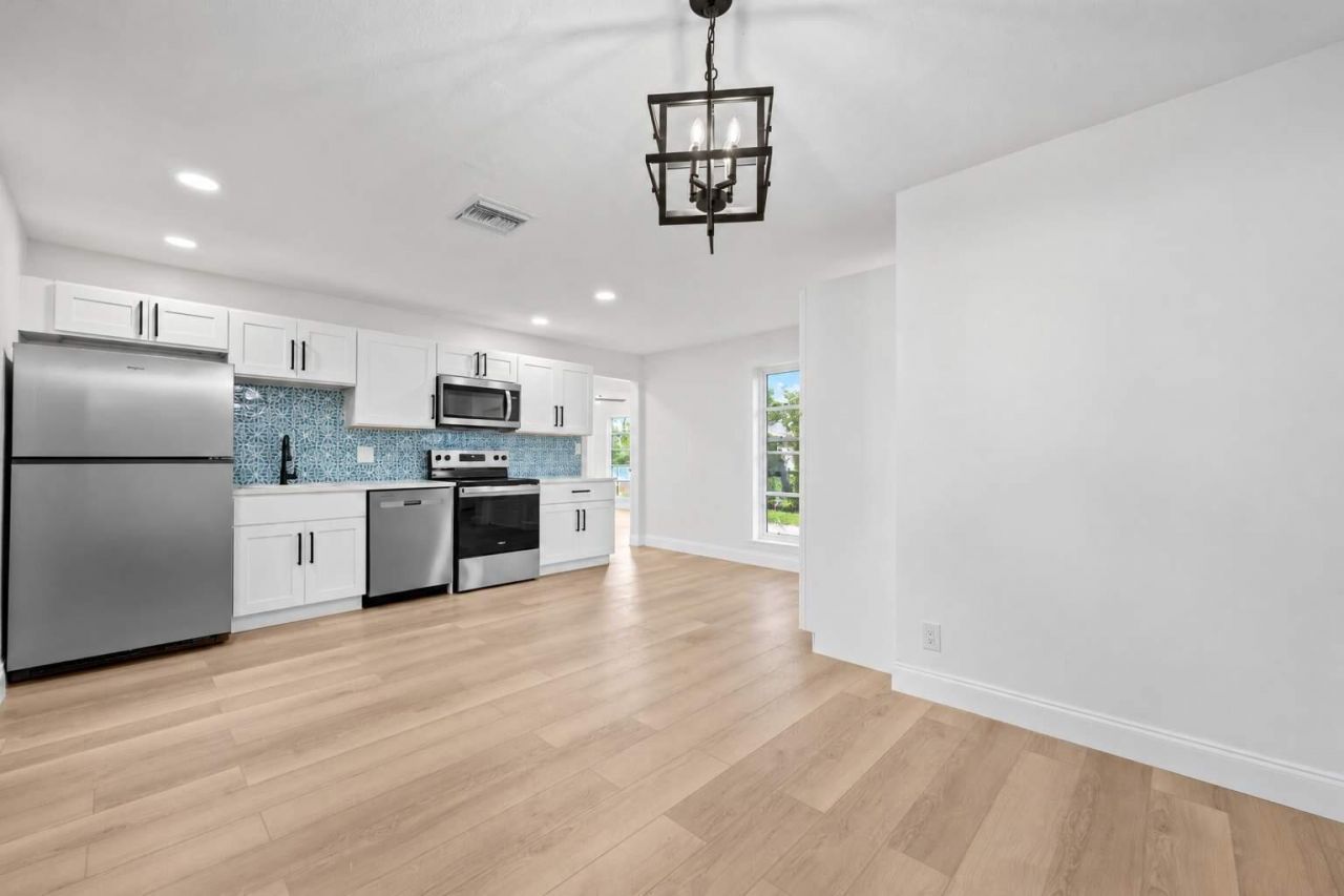 2010 Avenue H, Riviera Beach, FL 33404 Photo