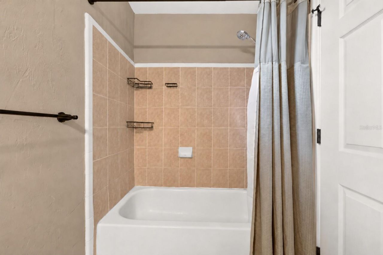 1418 NW 3rd Avenue , Unit 306, Gainesville, FL 32603 Photo