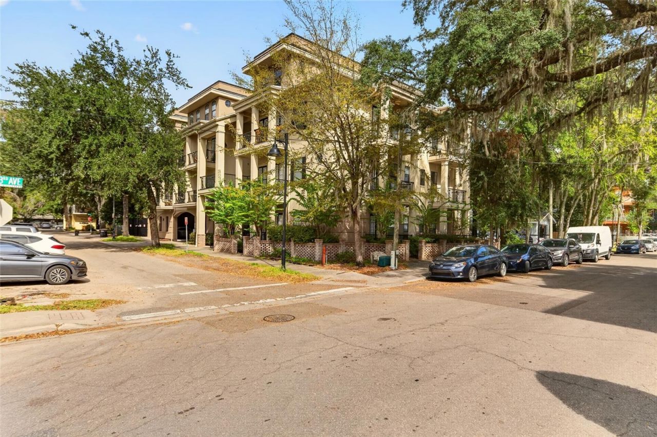 1418 NW 3rd Avenue , Unit 306, Gainesville, FL 32603 Photo