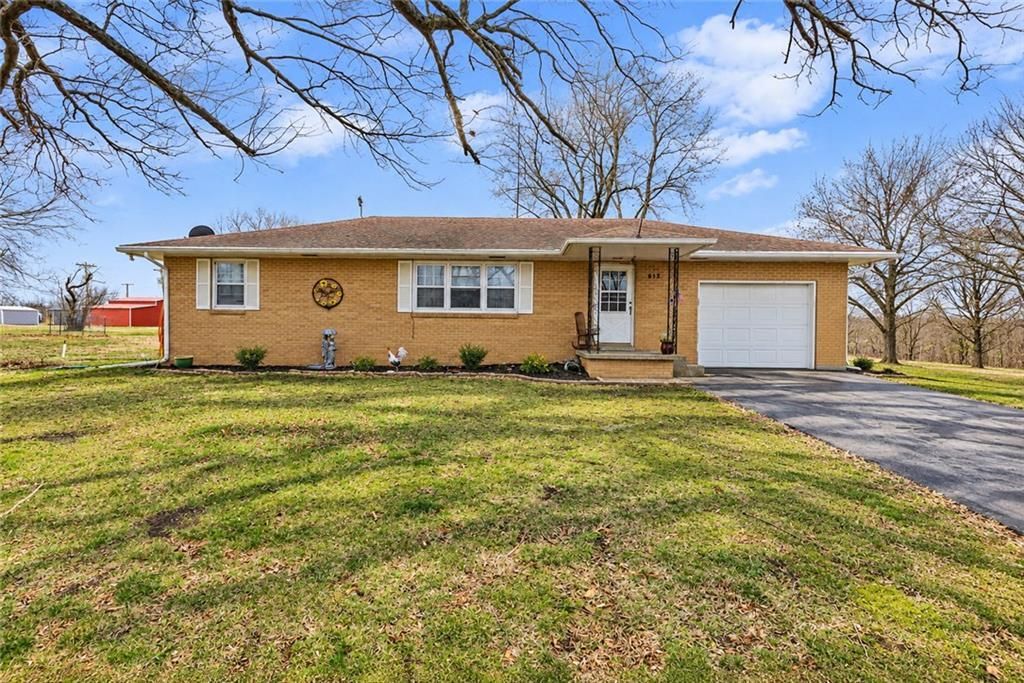 812 Randolph Street, Bronson, KS 66716 Main Photo