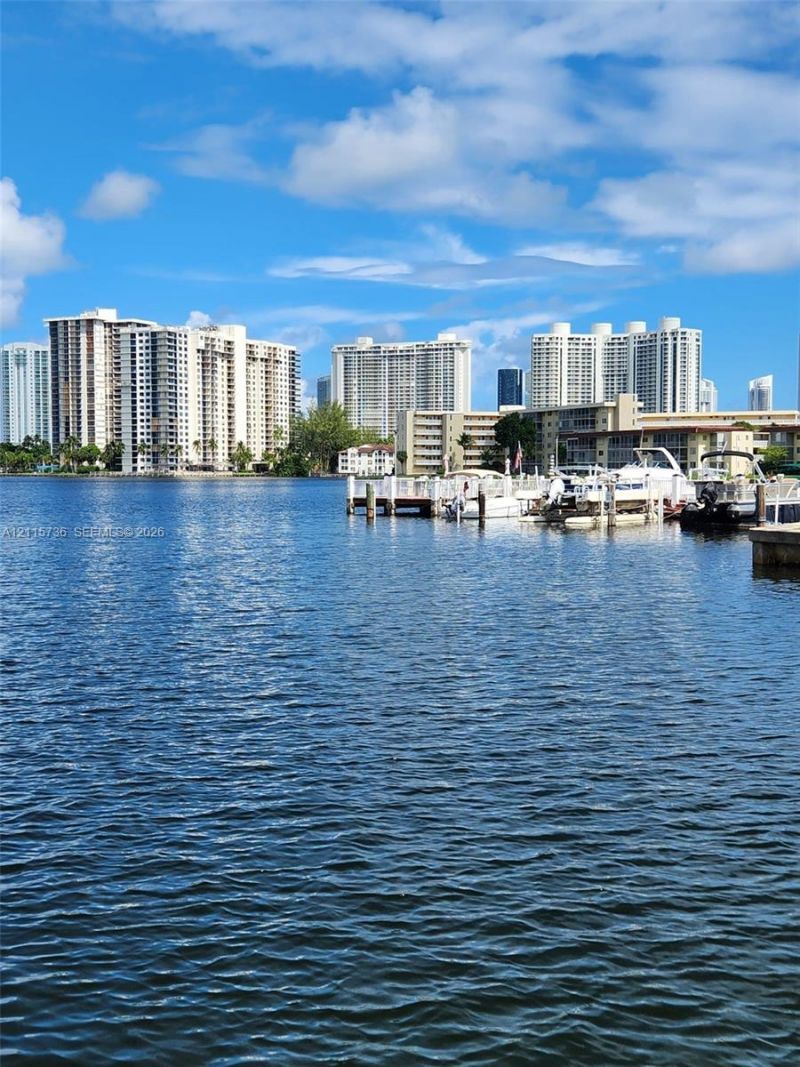 2861 Leonard Dr , Unit F605, Aventura, FL 33160 Photo