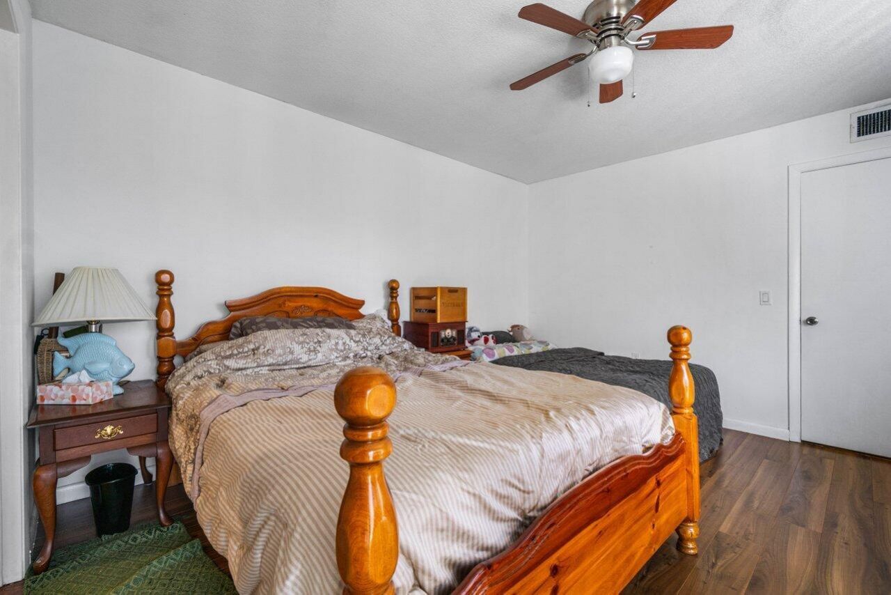 221 2nd Way, West Palm Beach, FL 33407 Photo