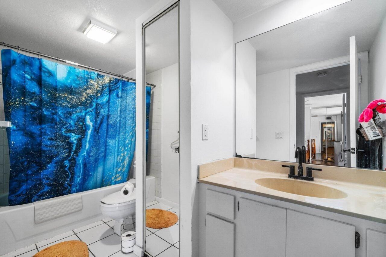 221 2nd Way, West Palm Beach, FL 33407 Photo