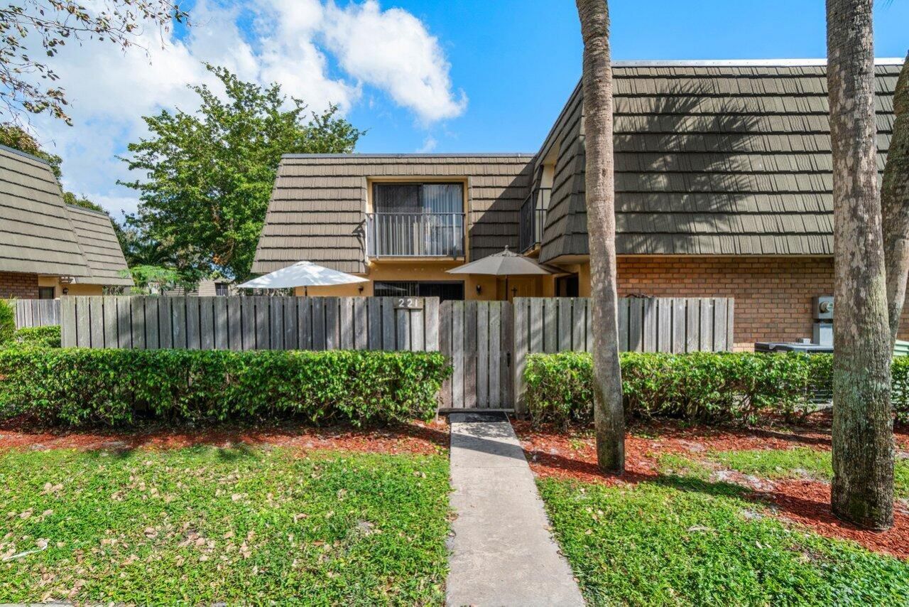 221 2nd Way, West Palm Beach, FL 33407 Photo