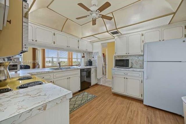215 SE 3rd Ave , Unit 501B, Hallandale Beach, FL 33009 Photo
