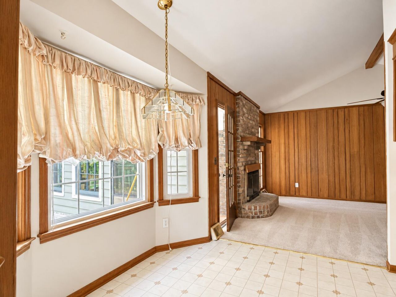 403 Stratford Drive Photo 17