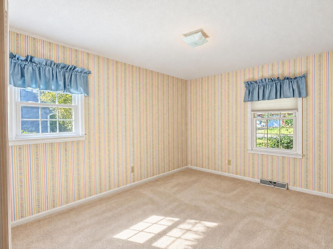403 Stratford Drive Photo 21