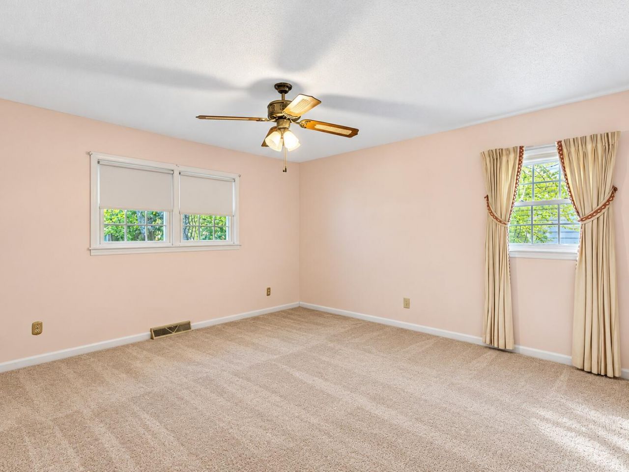 403 Stratford Drive Photo 25