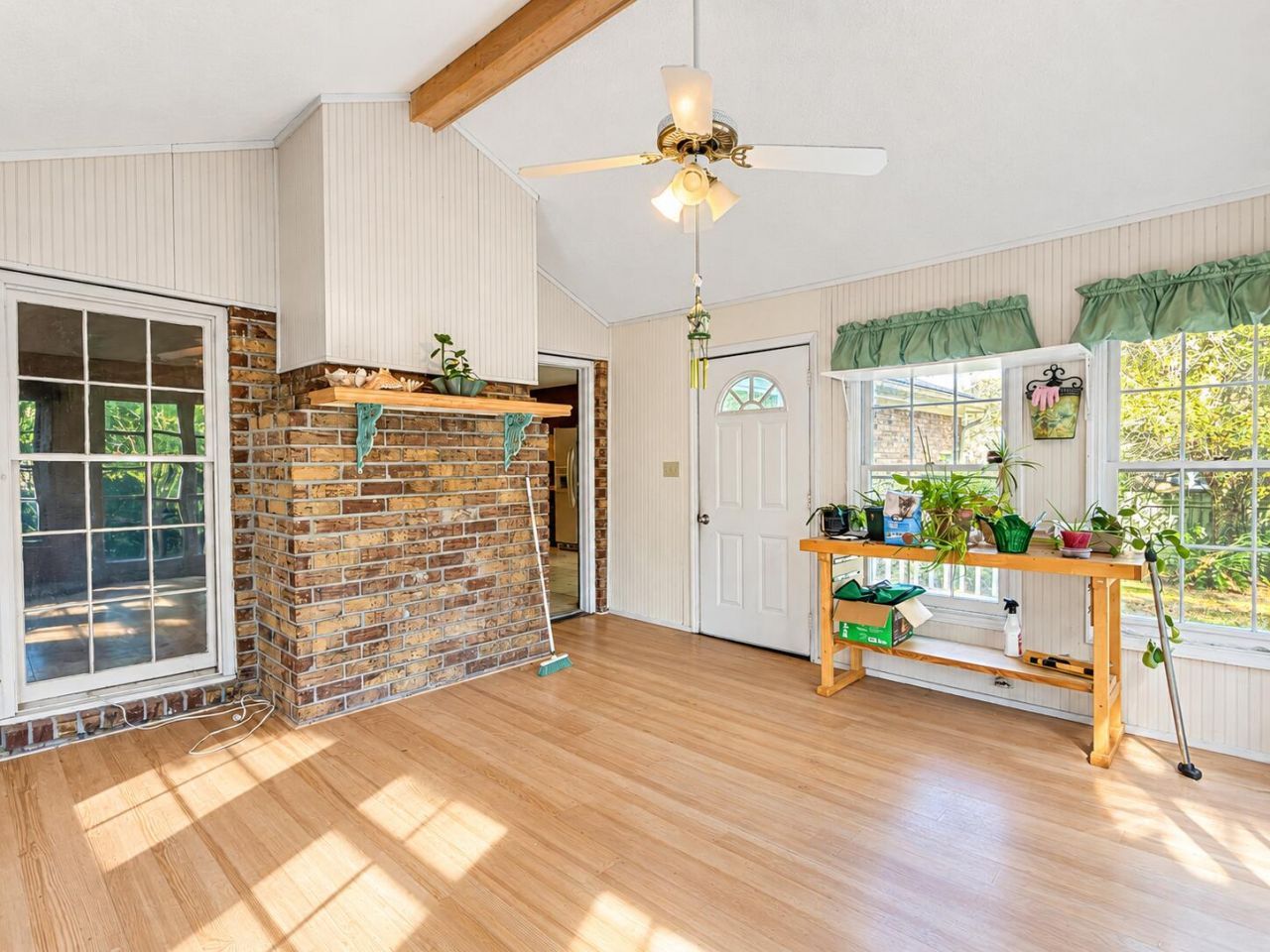 403 Stratford Drive Photo 28
