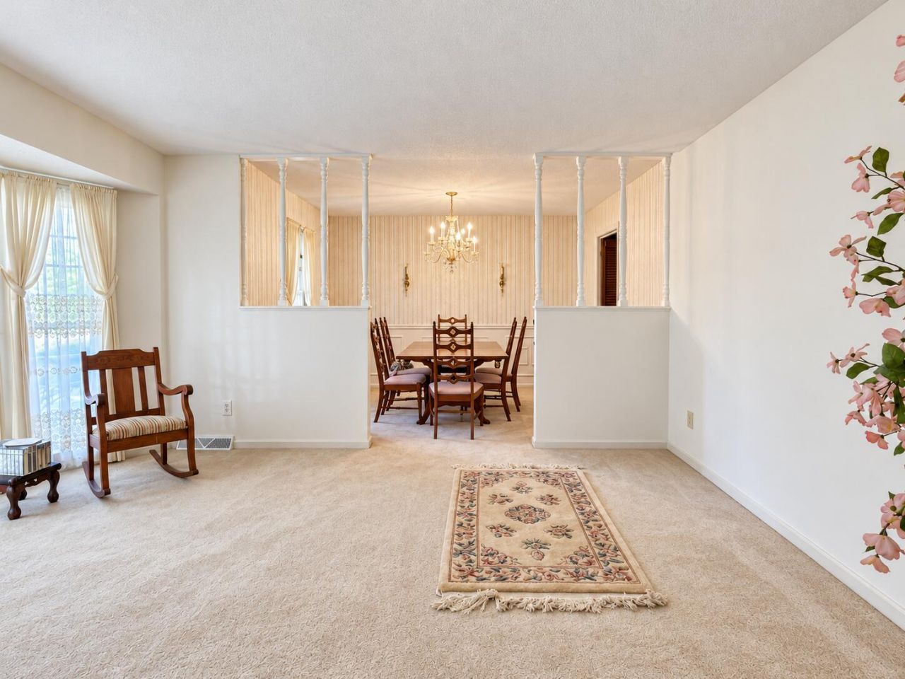 403 Stratford Drive Photo 5