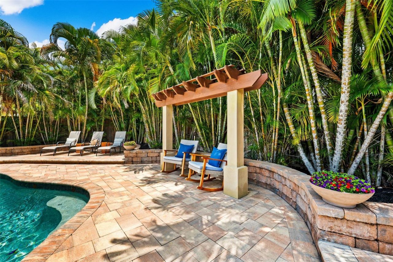 3935 W Eden Roc Circle, Tampa, FL 33634 Photo