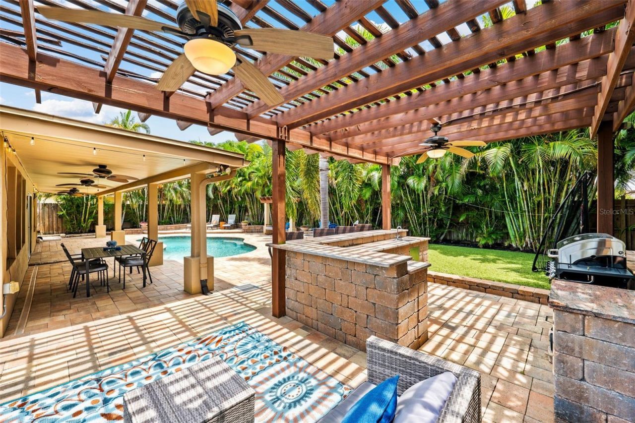 3935 W Eden Roc Circle, Tampa, FL 33634 Photo