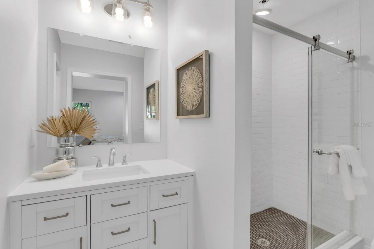 3935 W Eden Roc Circle, Tampa, FL 33634 Photo