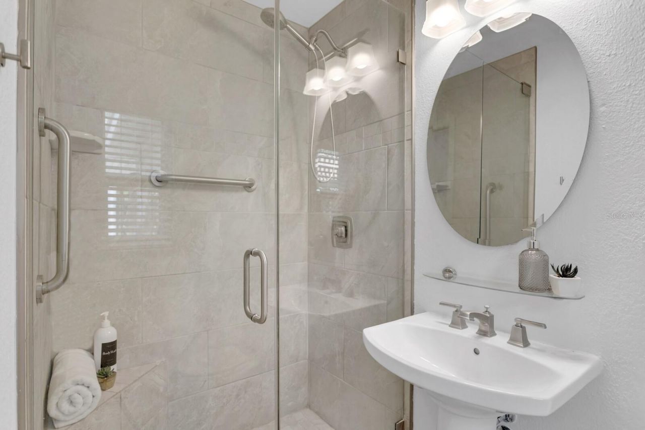3935 W Eden Roc Circle, Tampa, FL 33634 Photo