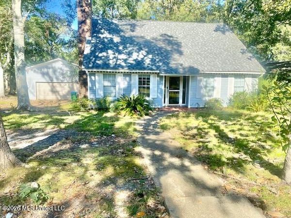 1500 Sioux Bayou Drive, Gautier, MS 39553