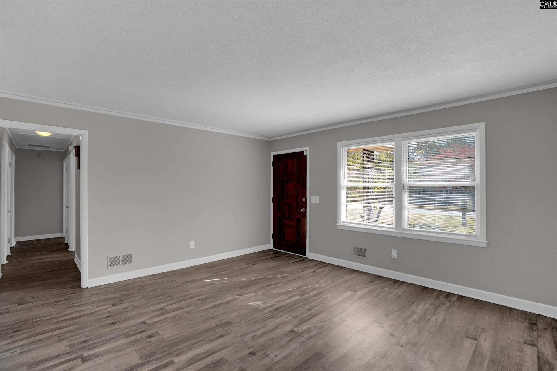 2371 Center Street  Photo 4