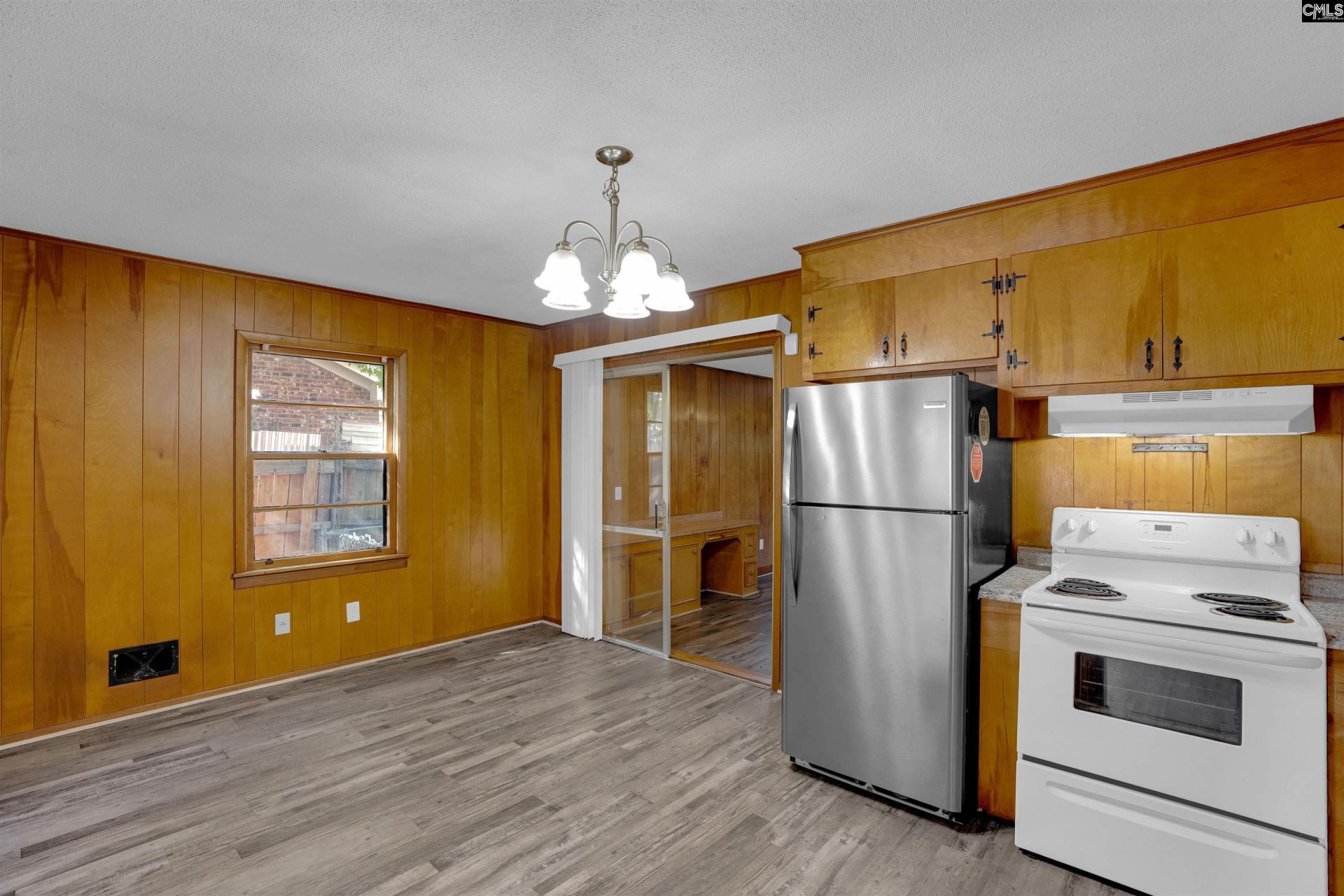 2371 Center Street  Photo 7