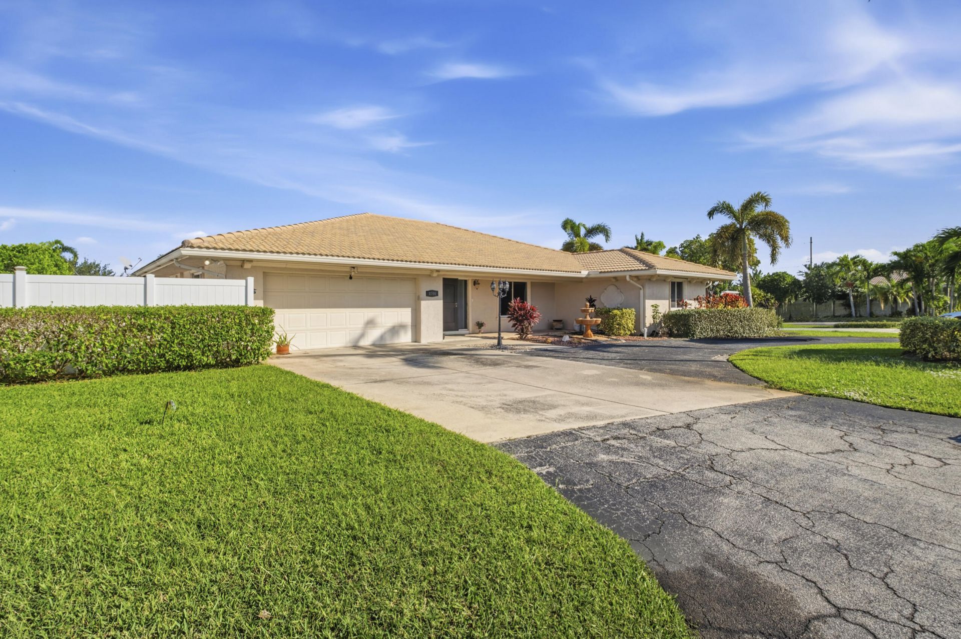 2700 NE 4th Way, Boca Raton, FL 33431 Photo