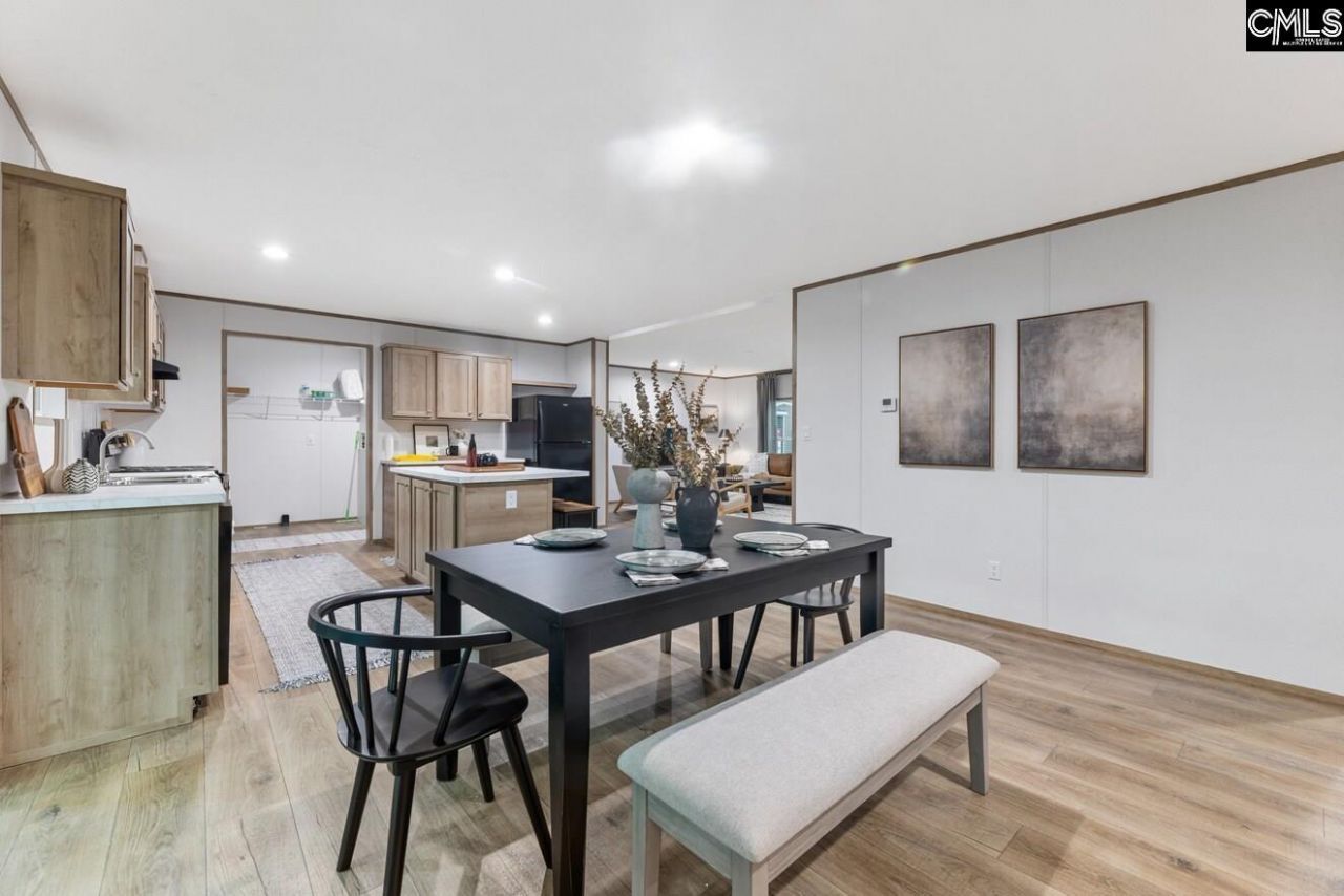 122 Victor Road  Photo 6