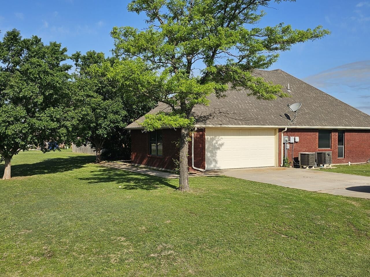 13 NW Havenshire, Lawton, OK 73505 Main Photo
