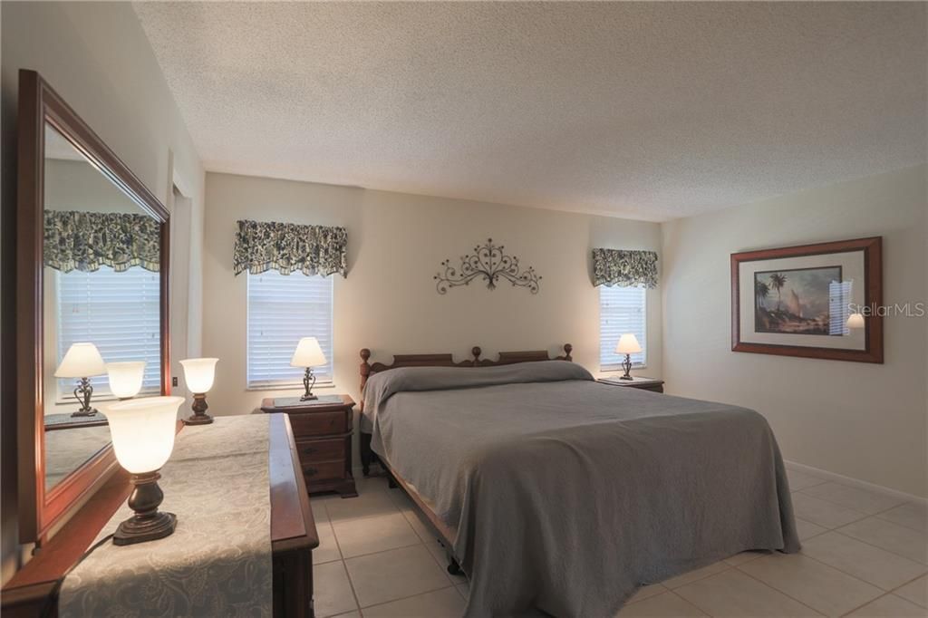 6986 W Country Club Drive N, Unit 6986, Sarasota, FL 34243 Photo