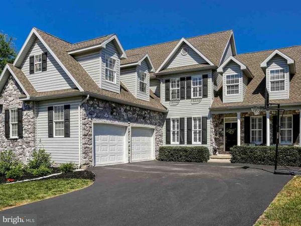 1264 LAUREL OAK LANE, YORK, PA 17403