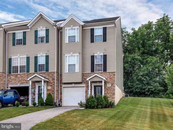 276 BRUAW DRIVE, YORK, PA 17406