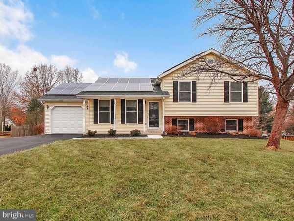 27 COUPLER DRIVE, STEWARTSTOWN, PA 17363