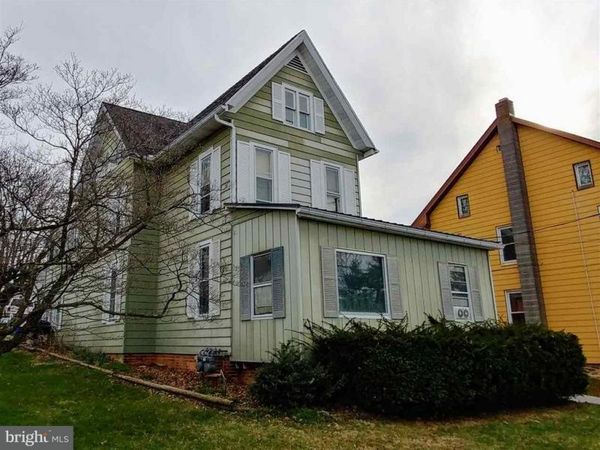 34 W MAPLE STREET, DALLASTOWN, PA 17313