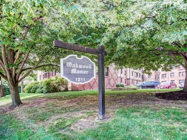1211 Far Hills Avenue, Oakwood, OH 45419