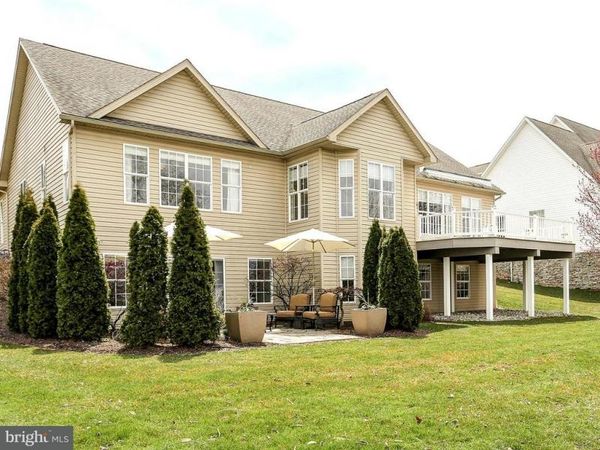 1252 LAUREL OAK LANE, YORK, PA 17403