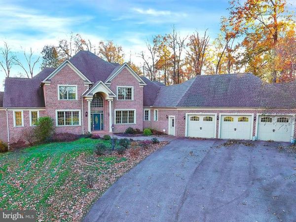 1040 WYNDSONG DRIVE, YORK, PA 17403
