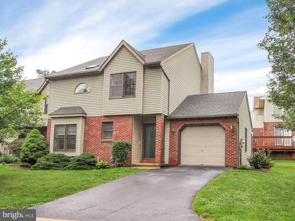 41 JEAN LO WAY, YORK, PA 17406