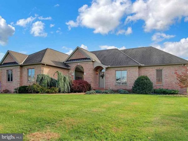 1585 DETWILER DRIVE, YORK, PA 17404