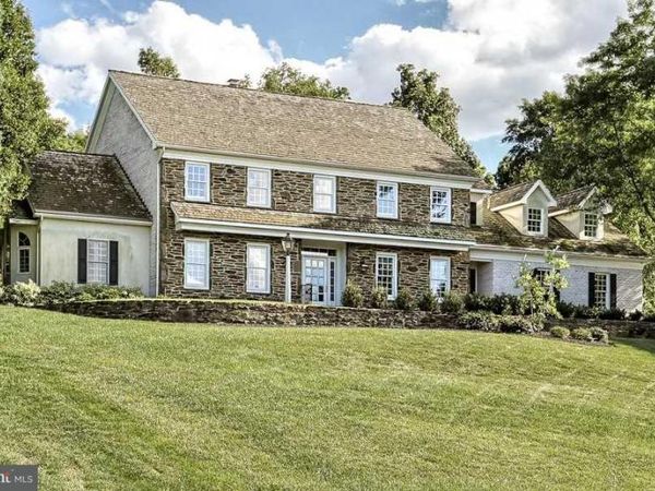 2873 DEER CHASE LANE, YORK TWP, PA 17403