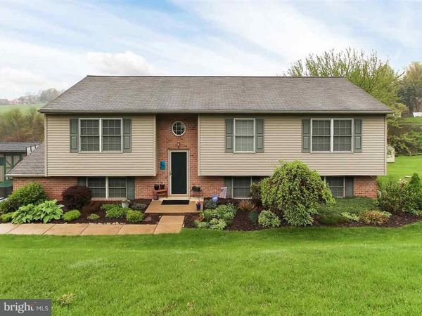 660 WILSON AVENUE, DALLASTOWN, PA 17313