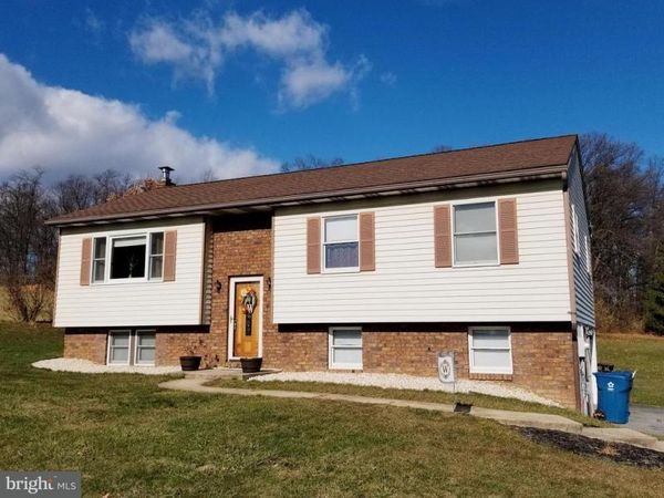 915 PLEASANT GROVE ROAD, RED LION, PA 17356