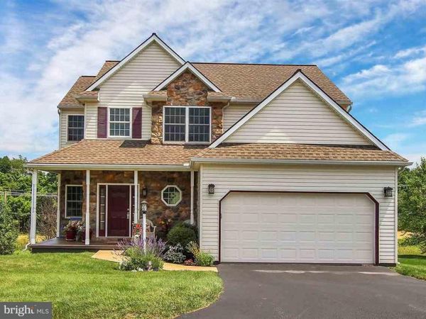 3916 LYN CIRCLE, DOVER, PA 17315