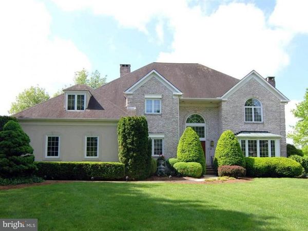 15 BURNING TREE COURT, YORK, PA 17404