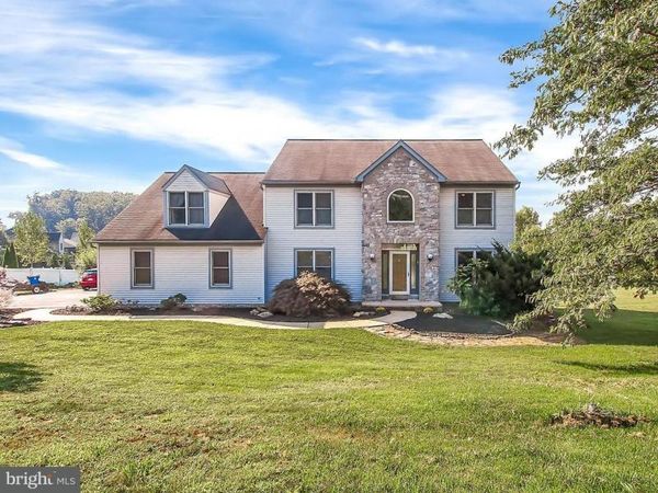 700 WINDRUSH DRIVE, DALLASTOWN, PA 17313